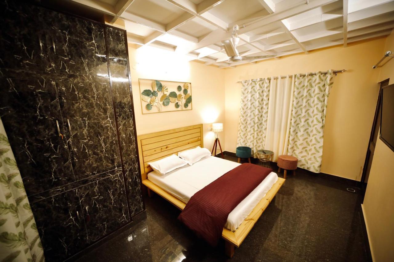 The Location, A Penthouse Hotel Dehradun Exterior photo